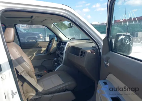 2008 Jeep Patriot Limited z USA, uszkodzony, nr VIN 1J8FF48W48D731164